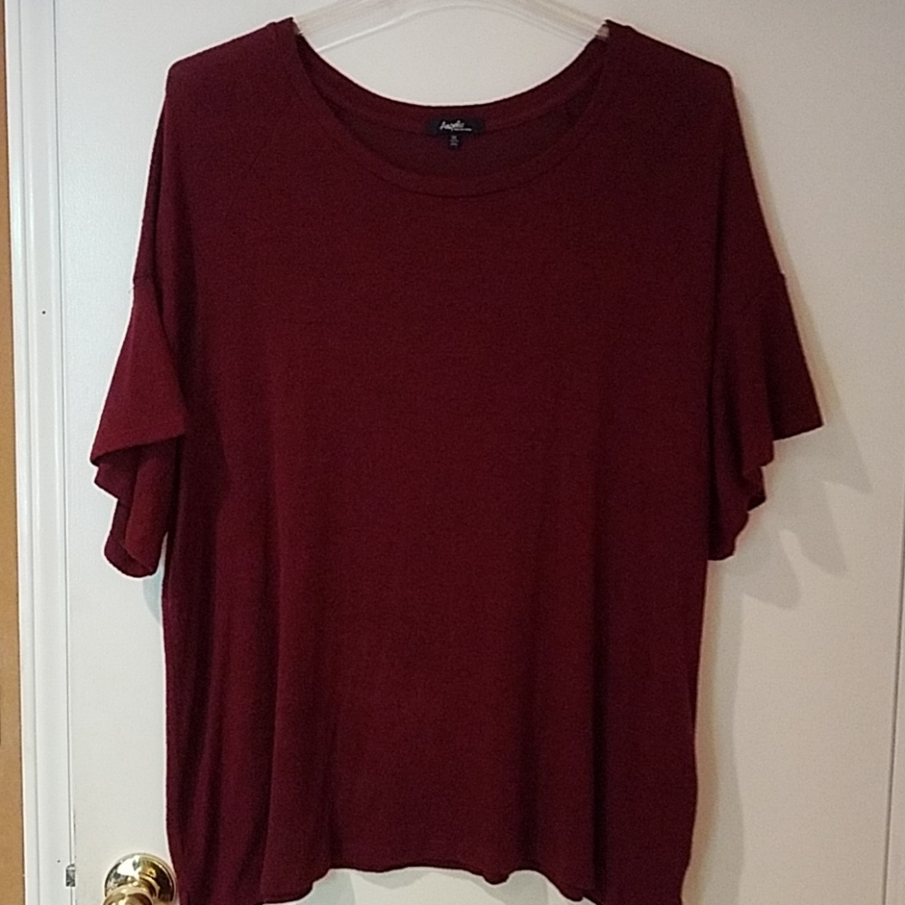 Short bell sleeve top